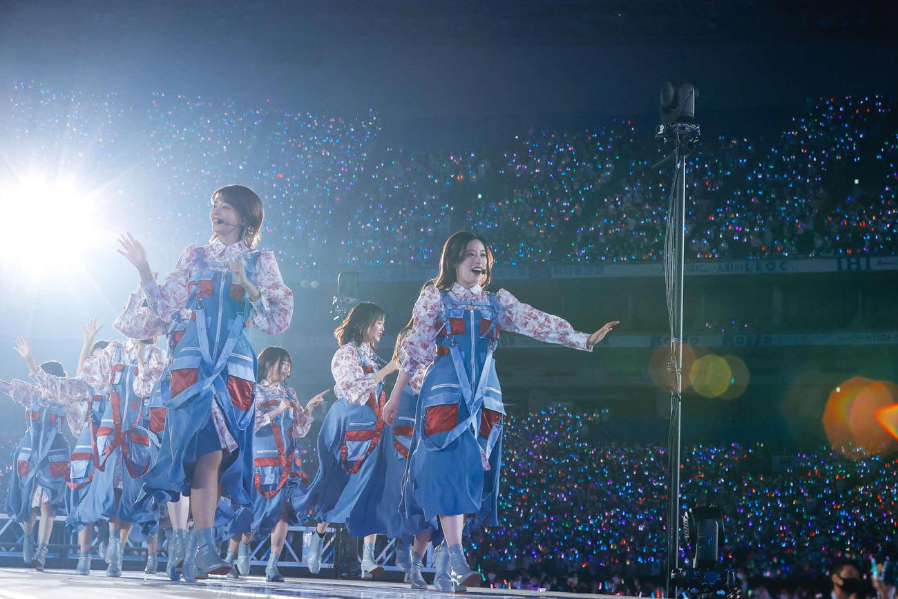 全国ツアー千秋楽公演を行った櫻坂46