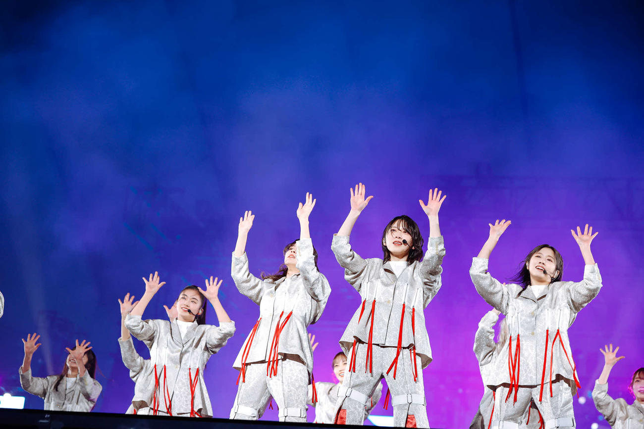 全国ツアー千秋楽公演を行った櫻坂46