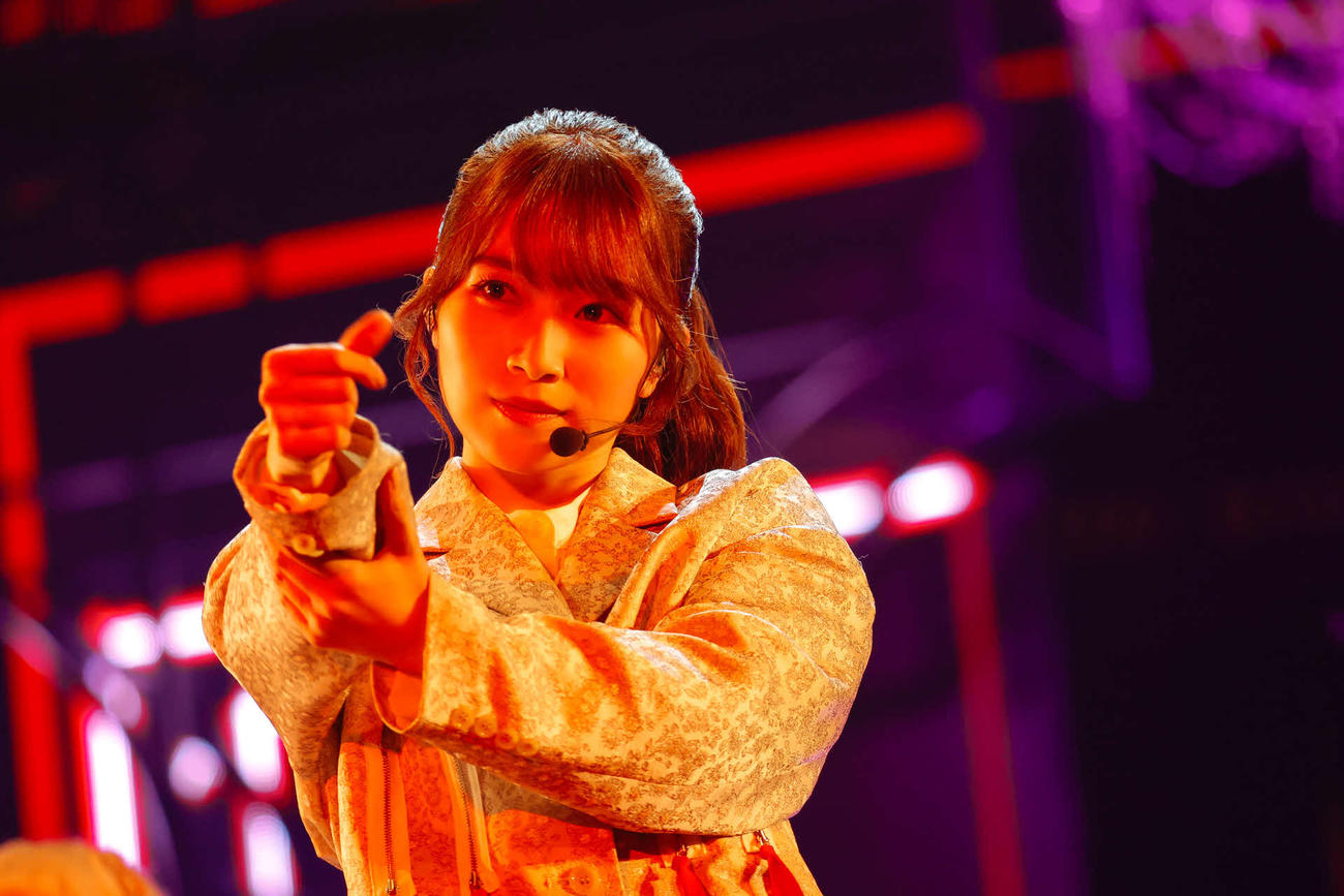 全国ツアー千秋楽公演でパフォーマンスする櫻坂46の守屋麗奈