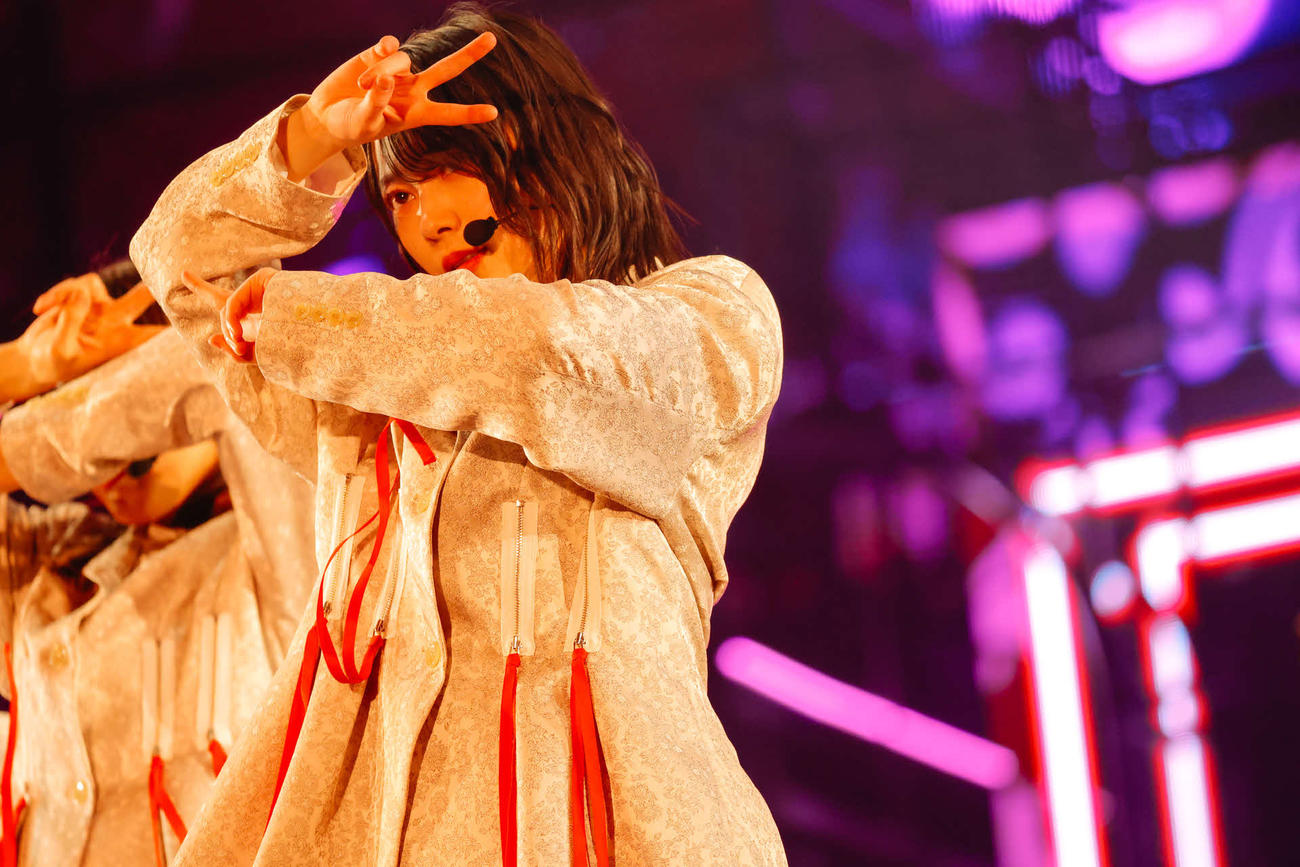 全国ツアー千秋楽公演でパフォーマンスする櫻坂46の森田ひかる