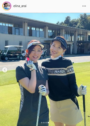 新井恵理那アナ（左）と松原江里佳アナは笑顔でツーショット（新井恵理那アナのインスタグラムより）