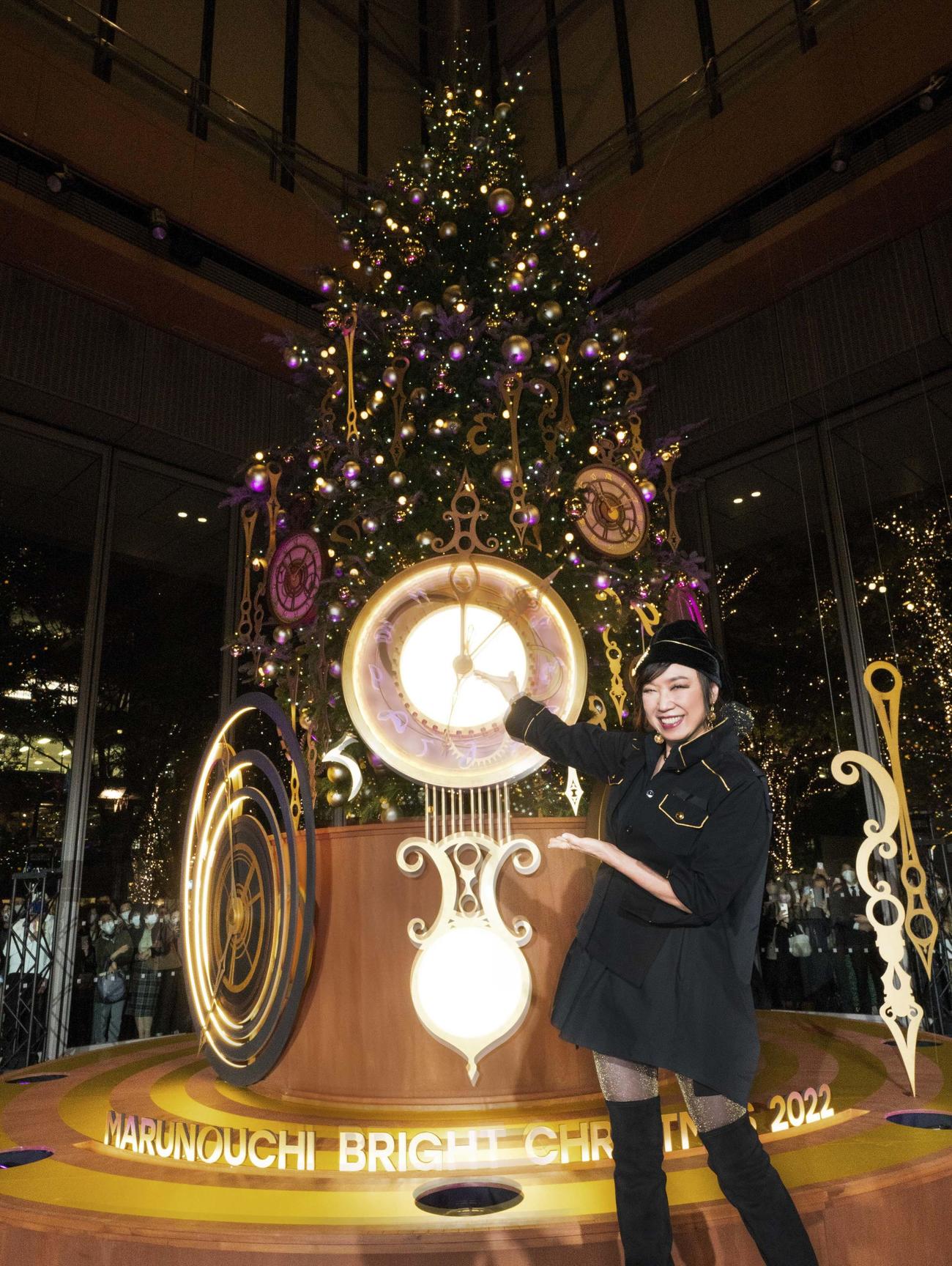 東京・丸ビルのクリスマスツリー点灯式を行った松任谷由実