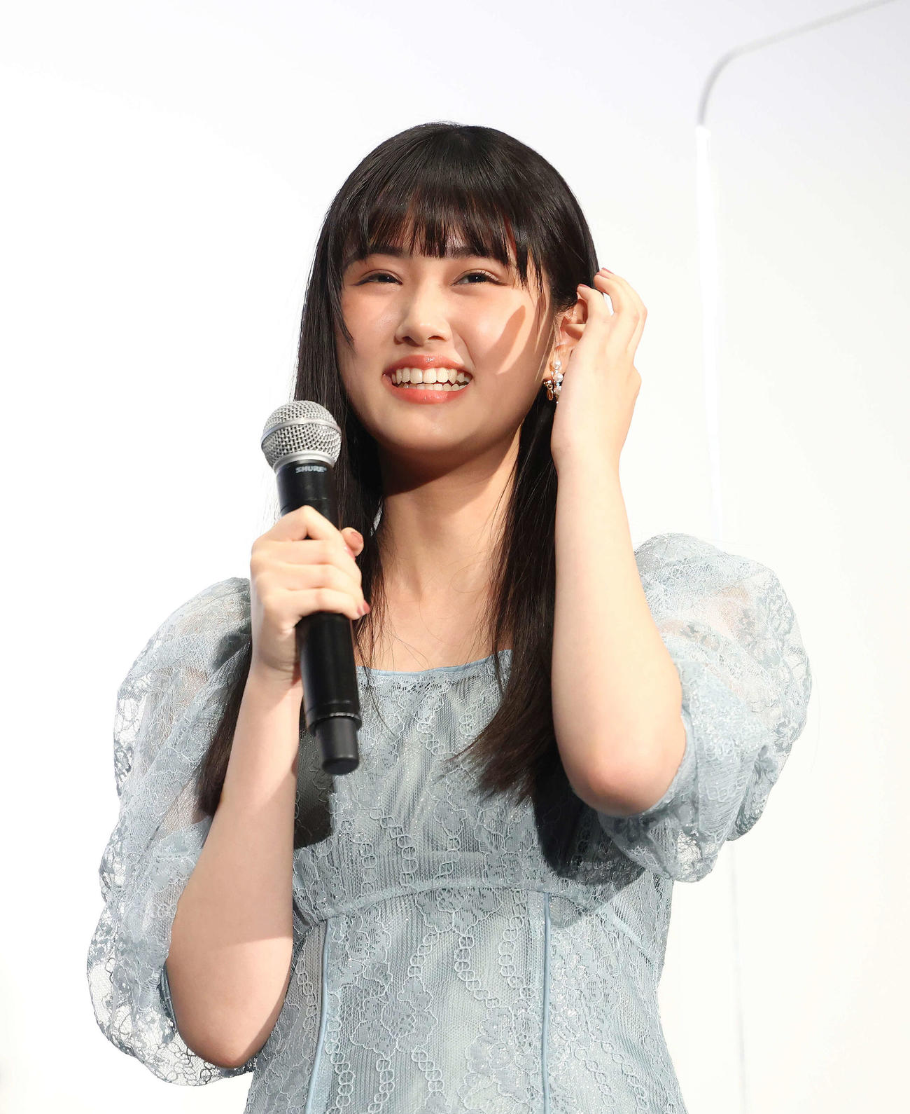 映画「すずめの戸締まり」公開初日舞台あいさつに臨む原菜乃華（撮影・河田真司）
