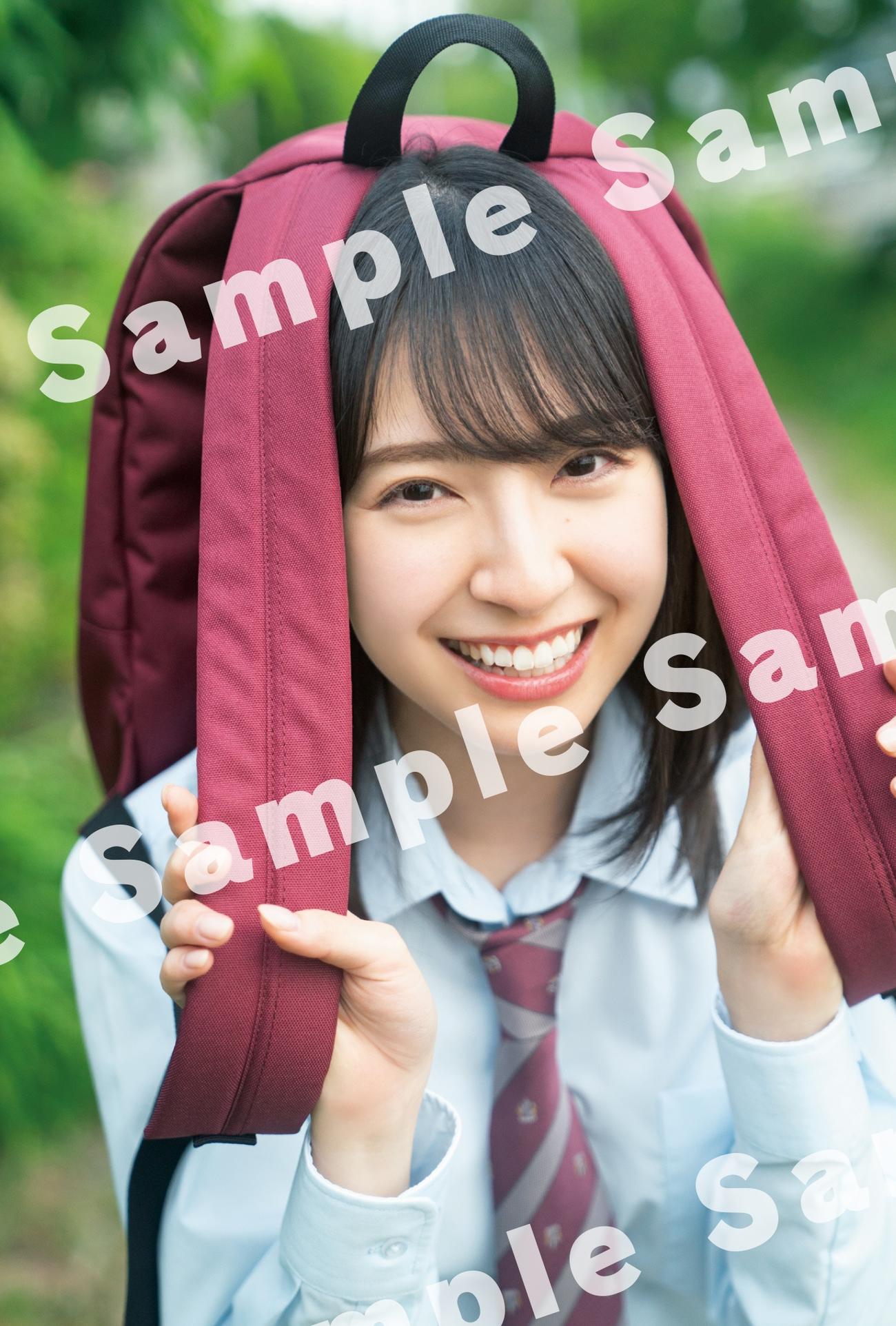 日向坂46金村美玖ファースト写真集「羅針盤」の紀伊國屋書店ポストカード