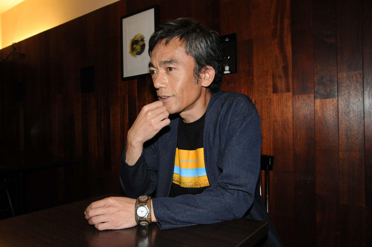 出演映画「追想ジャーニー」に関するインタビューに応じる高橋和也