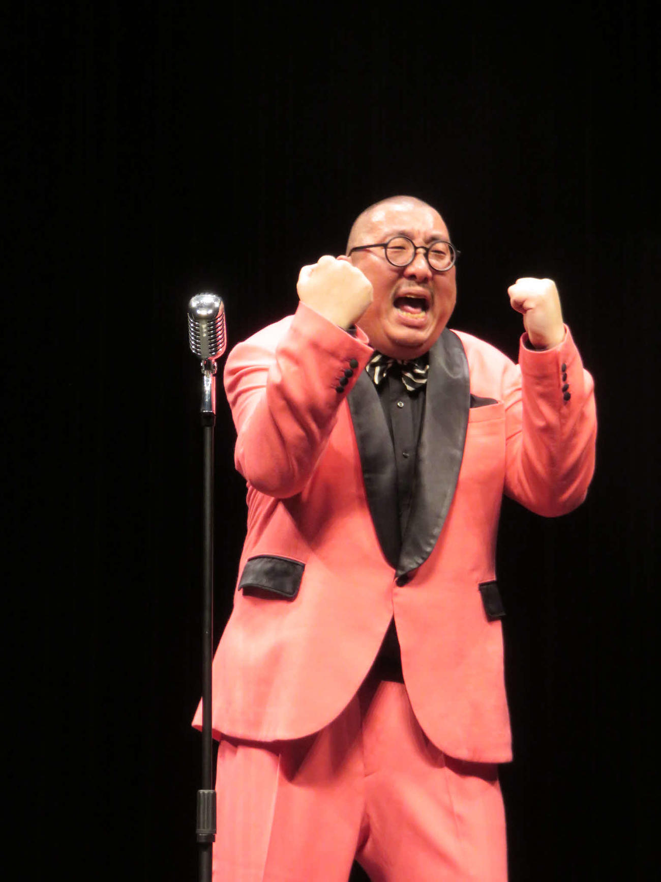 漫談独演会を開催した街裏ぴんく
