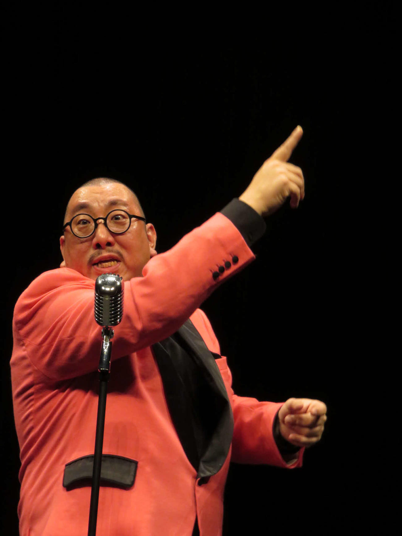 漫談独演会を開催した街裏ぴんく