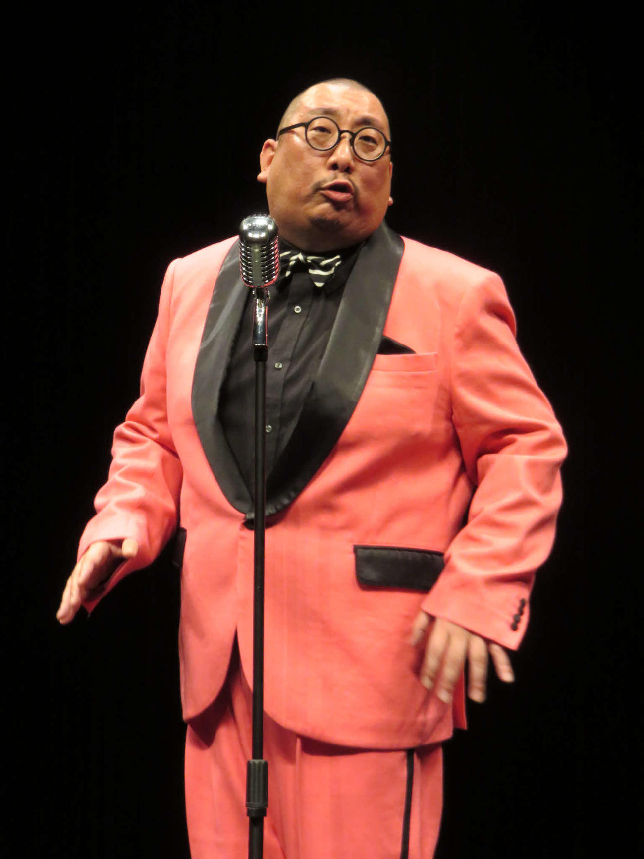 漫談独演会を開催した街裏ぴんく