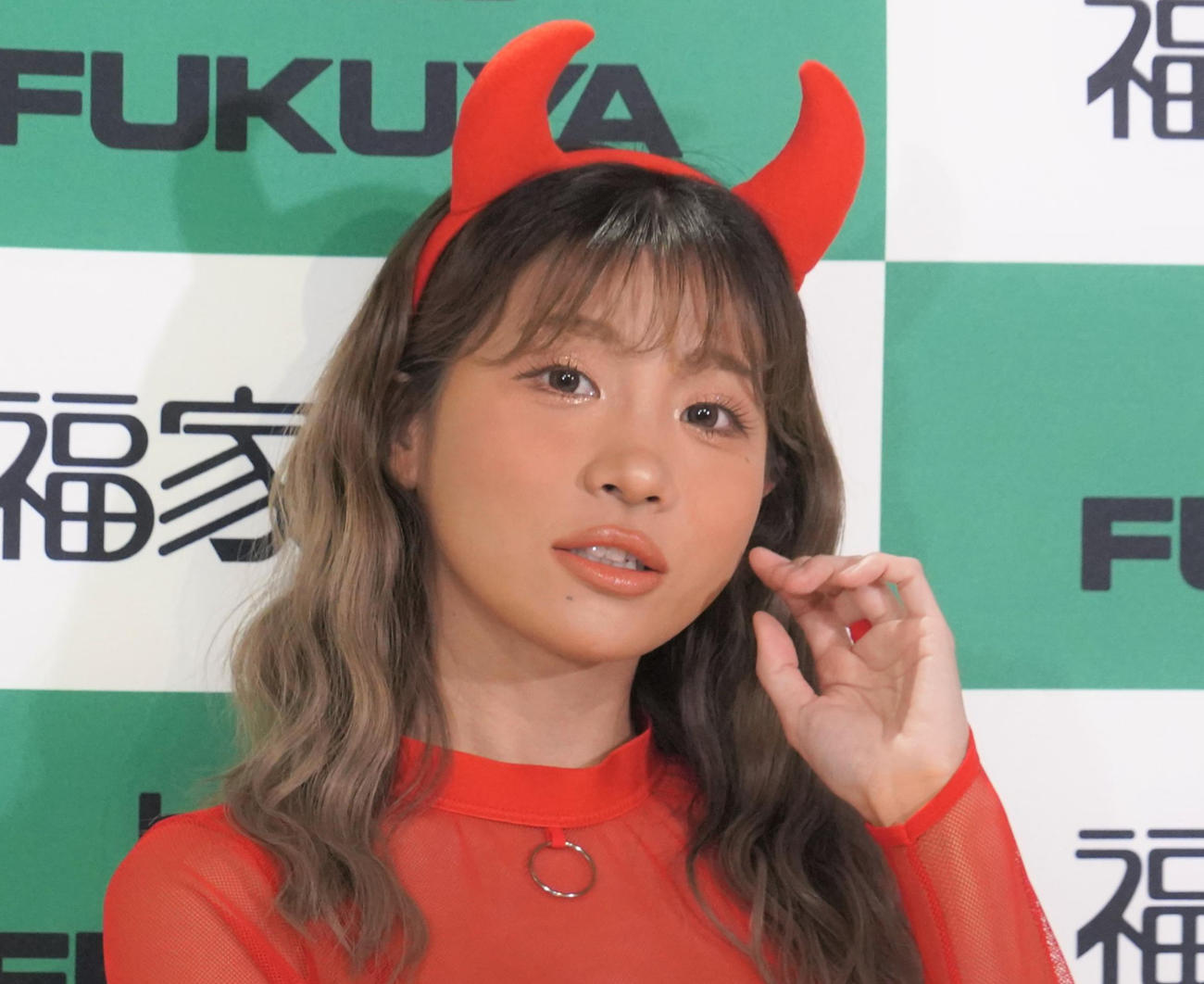 「葉月あやさん2023年カレンダー」発売イベントを行った葉月あや（撮影・佐藤成）