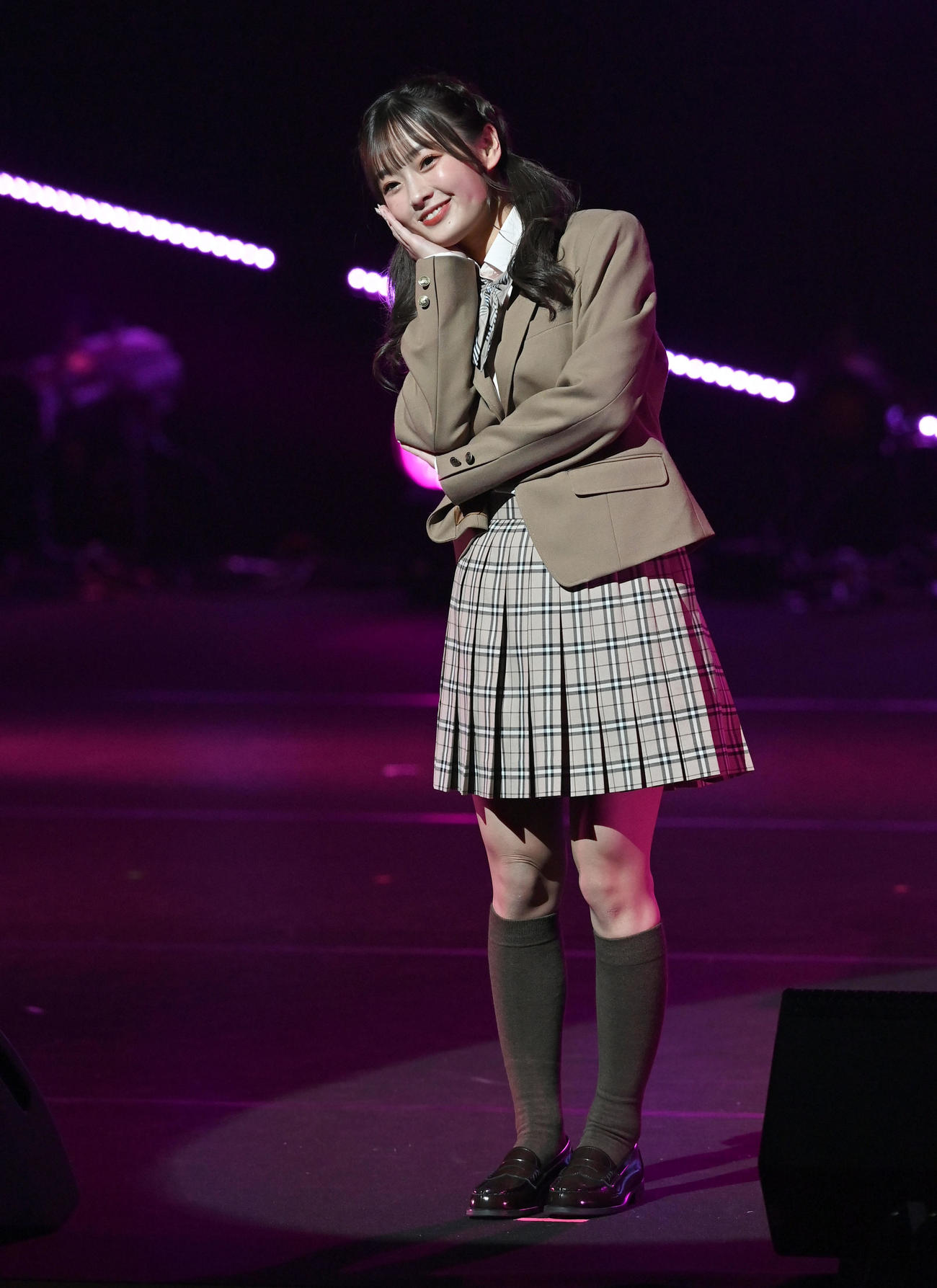 制服姿で登場した夢咲ももな（撮影・たえ見朱実）