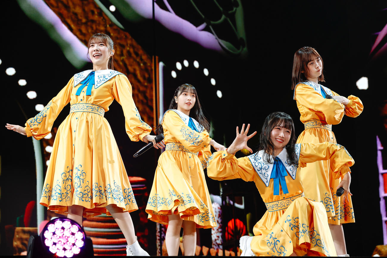全国ツアーの千秋楽を迎えた日向坂46の三期生（撮影・上山陽介）