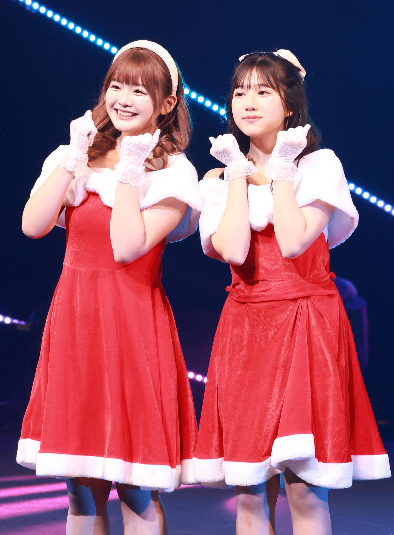 「TGC teen 2022 Tokyo supported by Up－T」に出演した雨宮みるき（左）とるなち（撮影・中島郁夫）