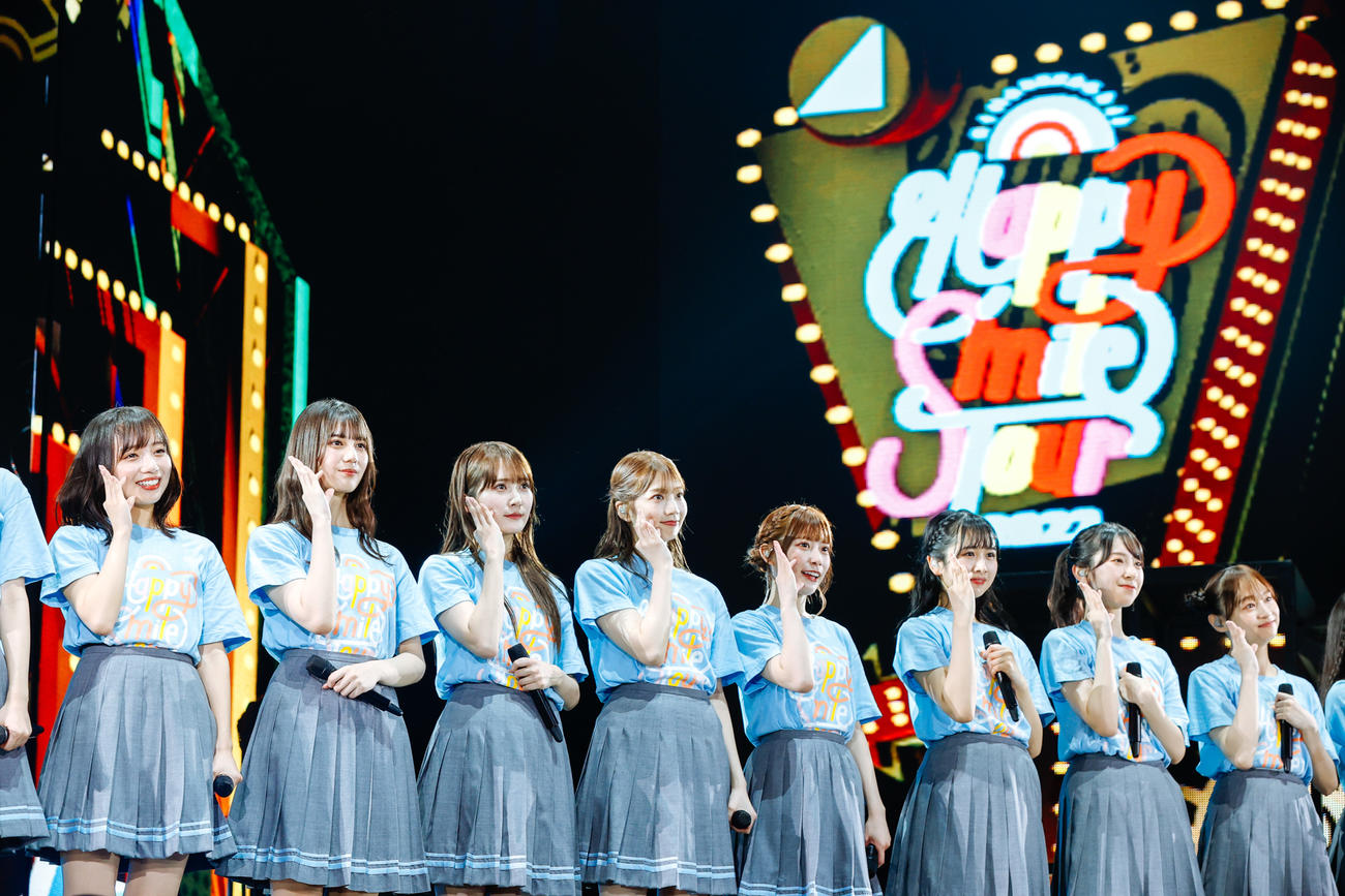 全国ツアーの千秋楽を迎えた日向坂46。笑顔を見せる金村美玖（撮影・上山陽介）