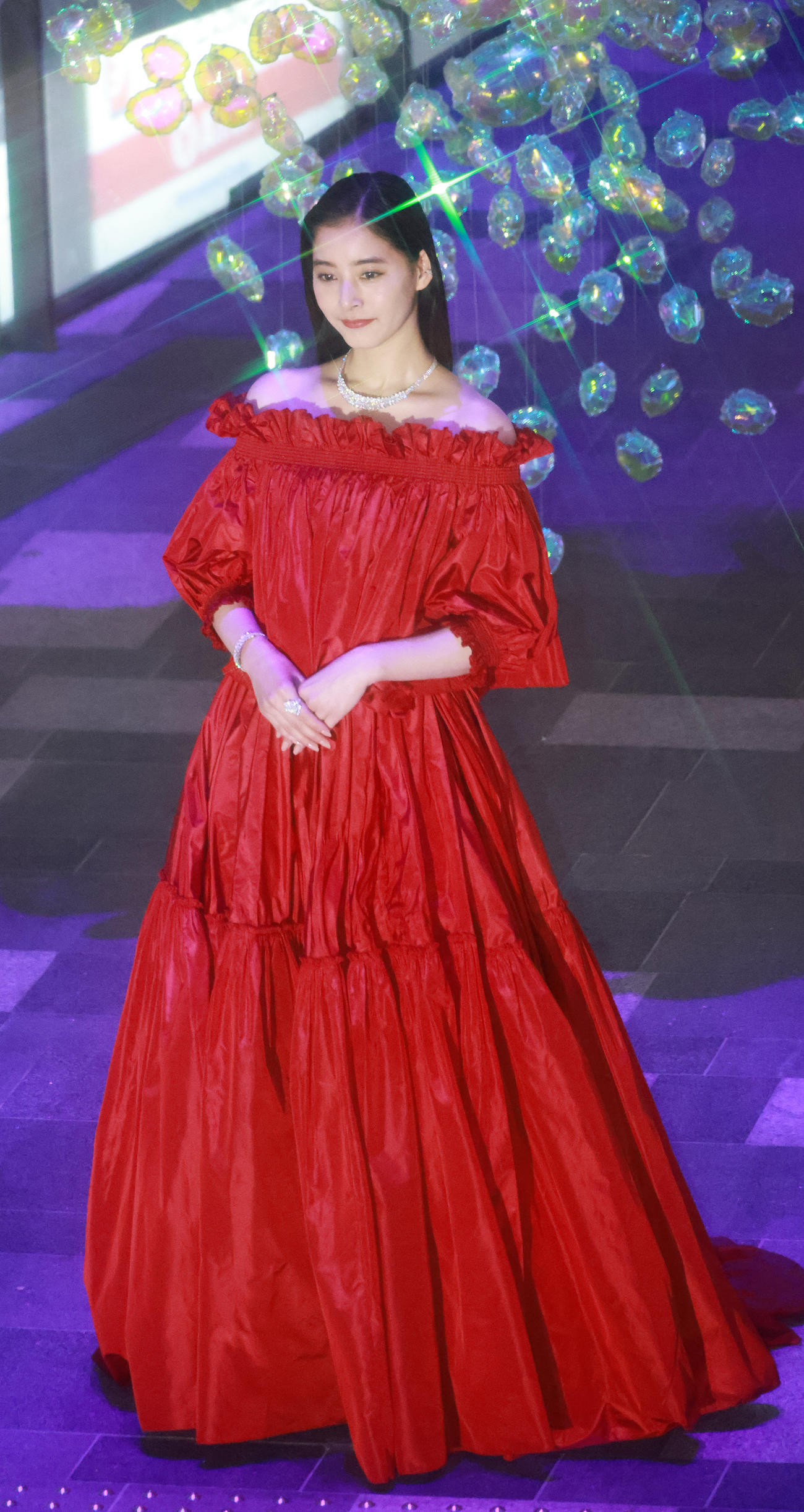 「表参道ヒルズ　イルミネーション点灯式」を行う新木優子（撮影・中島郁夫）
