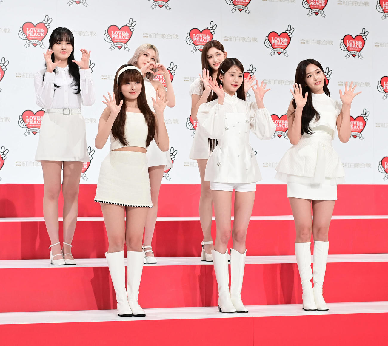 第73回NHK紅白歌合戦出場が決まり会見に臨むIVE（撮影・小沢裕）