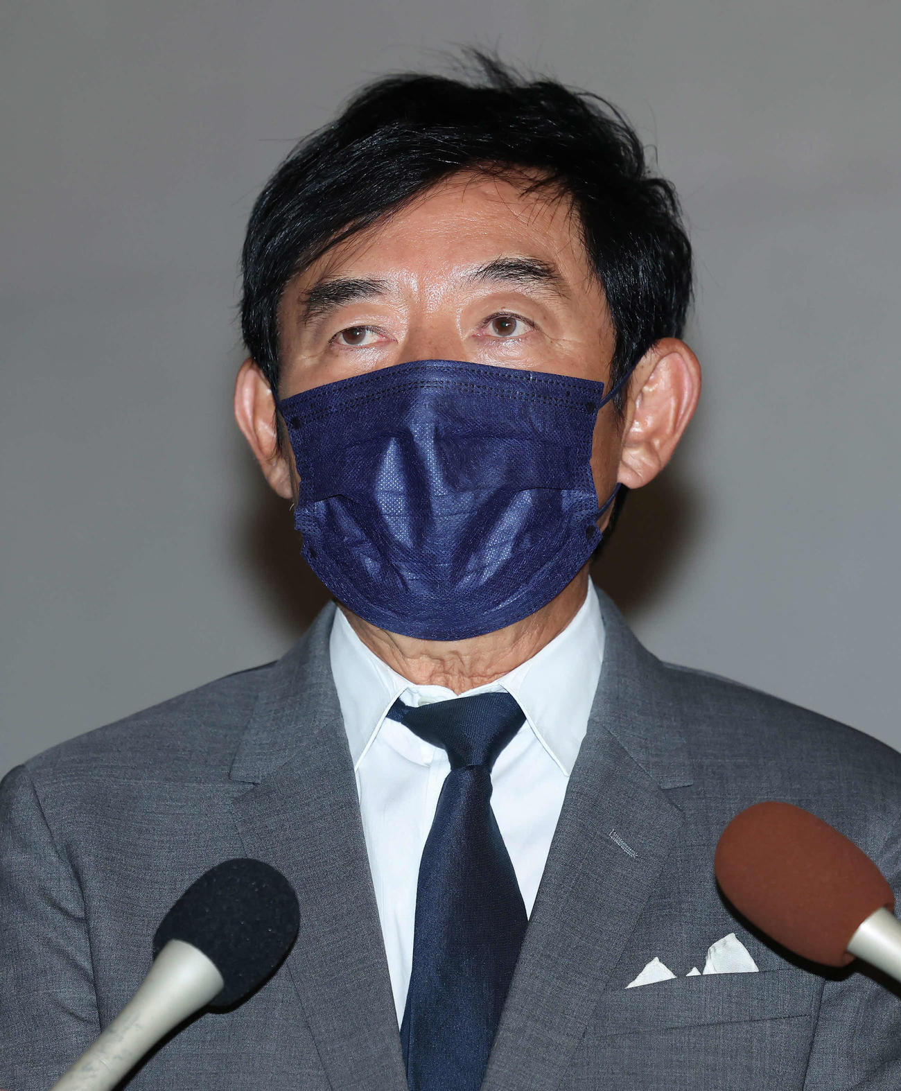 イベントの合間に取材対応を行った石田純一（撮影・丹羽敏通）