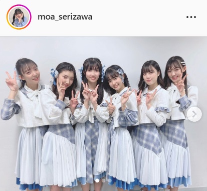 芹澤もあ（左から2人目）らアイドルグループukkaのメンバー（芹澤もあのインスタグラムより）