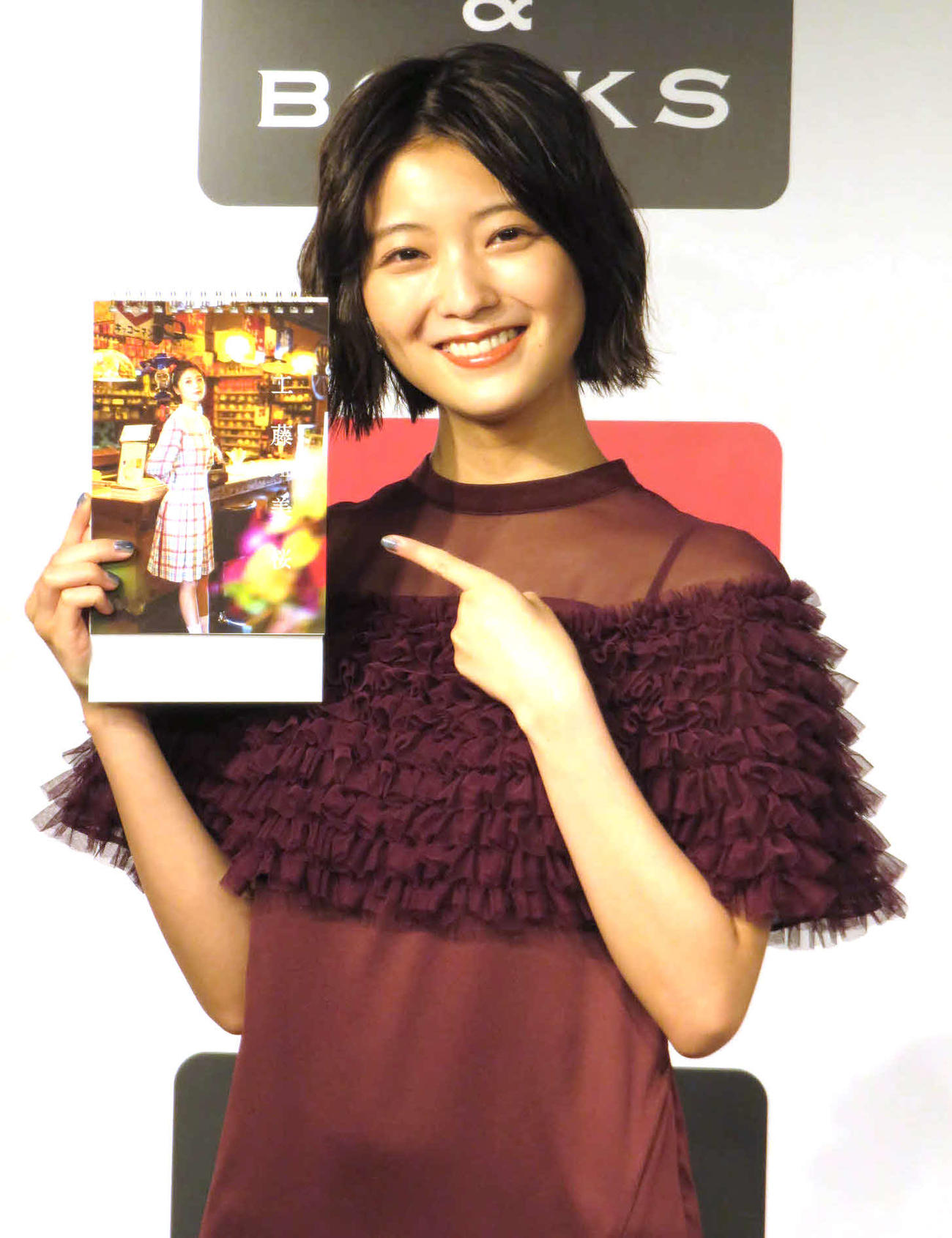 カレンダー発売イベントを行った工藤美桜