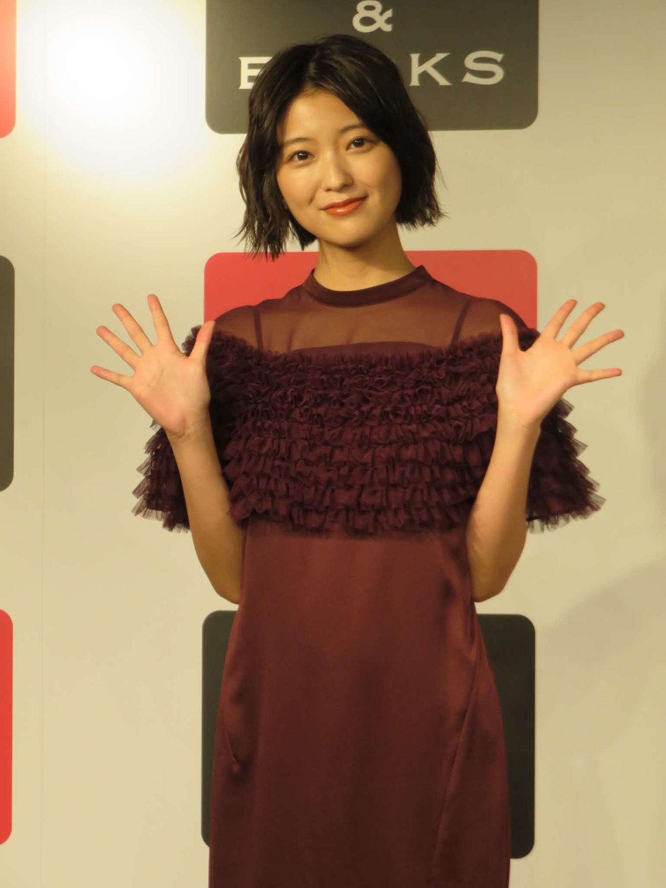 カレンダー発売イベントを行った工藤美桜