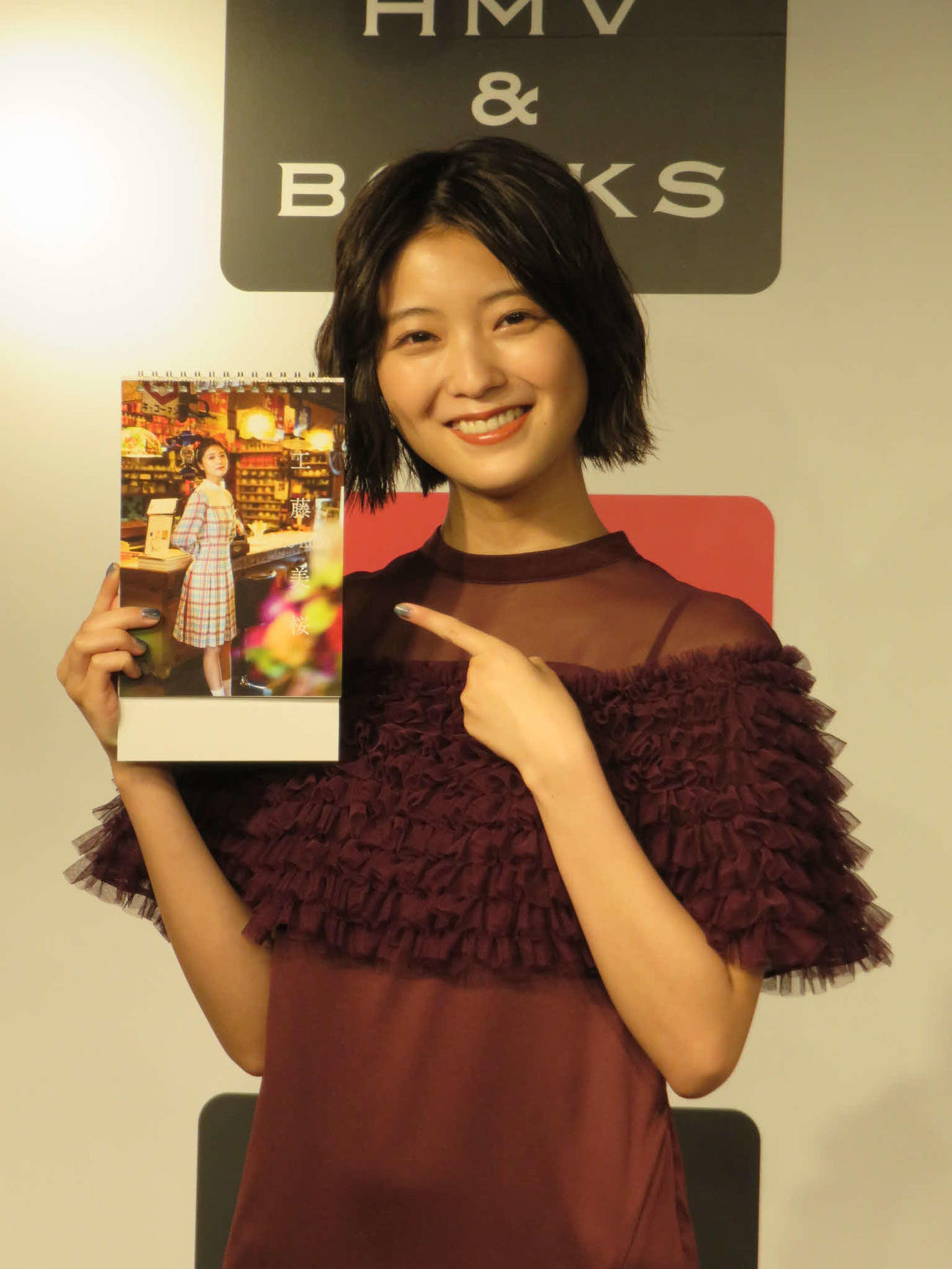 カレンダー発売イベントを行った工藤美桜