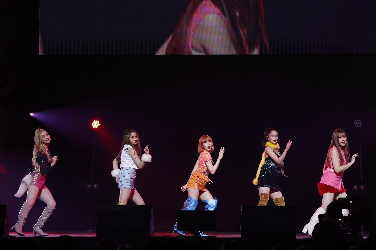 エイベックス株主総会ライブのQUEENDOM