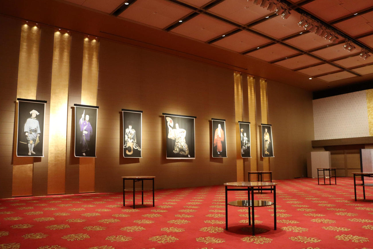 中村吉右衛門さんを偲ぶ会の会場には、当たり役の写真や、楽屋風景の写真など30点ほどが展示された