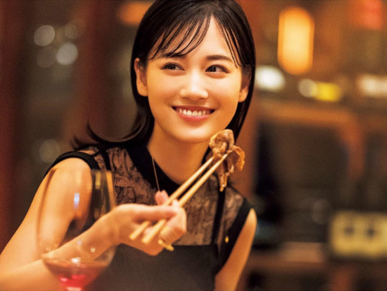 「東京カレンダー」で撮影したショットを公開した乃木坂46山下美月。山下美月インスタグラムより