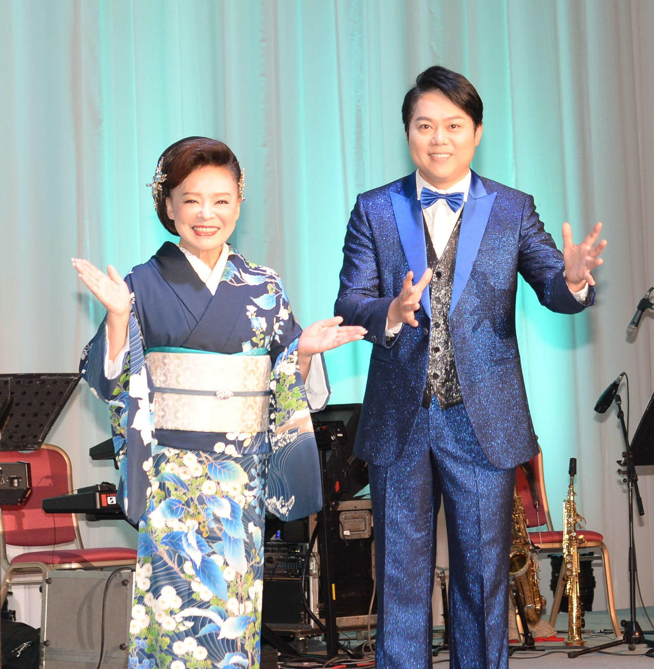 「いい夫婦の日」のディナーショーを行った松前ひろ子と三山ひろし