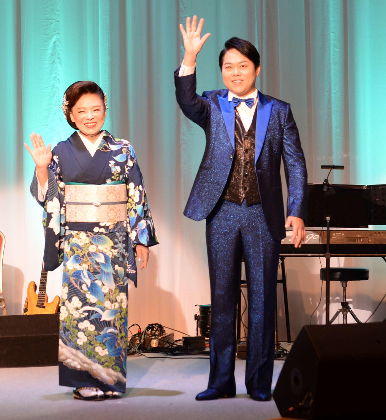「いい夫婦の日」のディナーショーを行った松前ひろ子と三山ひろし