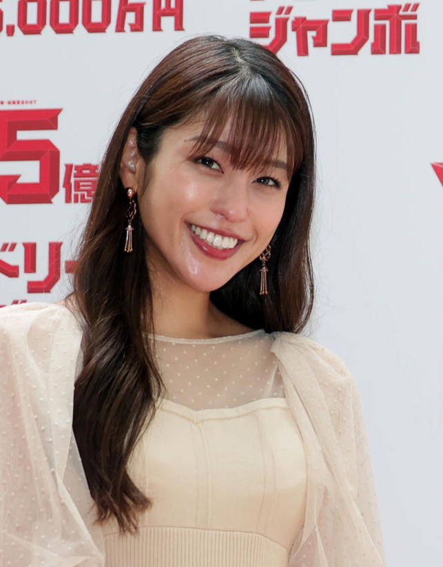 岡副麻希アナ＝2022年5月