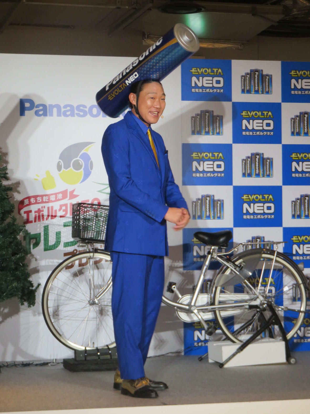 長もち乾電池「エボルタNEOチャレンジツリープロジェクト」点灯式に出席したみやぞん