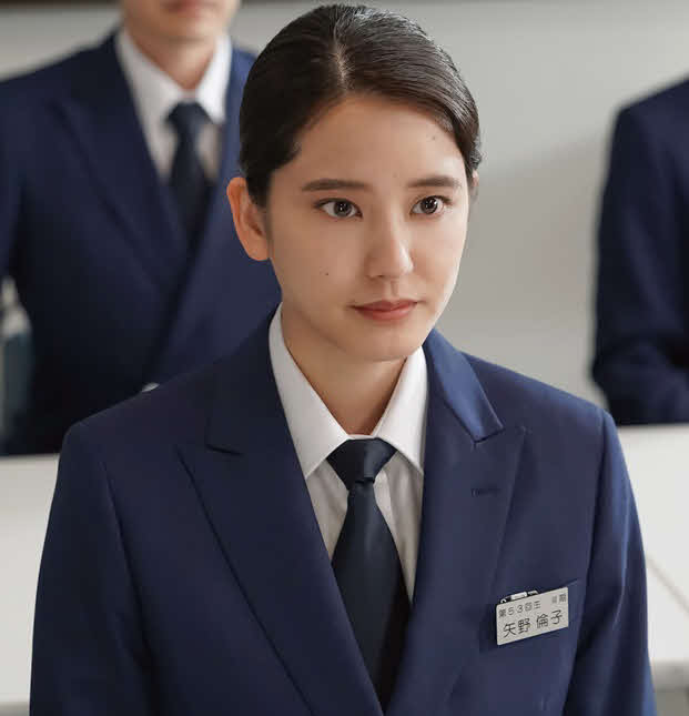 ヒロイン舞とともに航空学校で学ぶ矢野倫子を演じる山崎紘菜