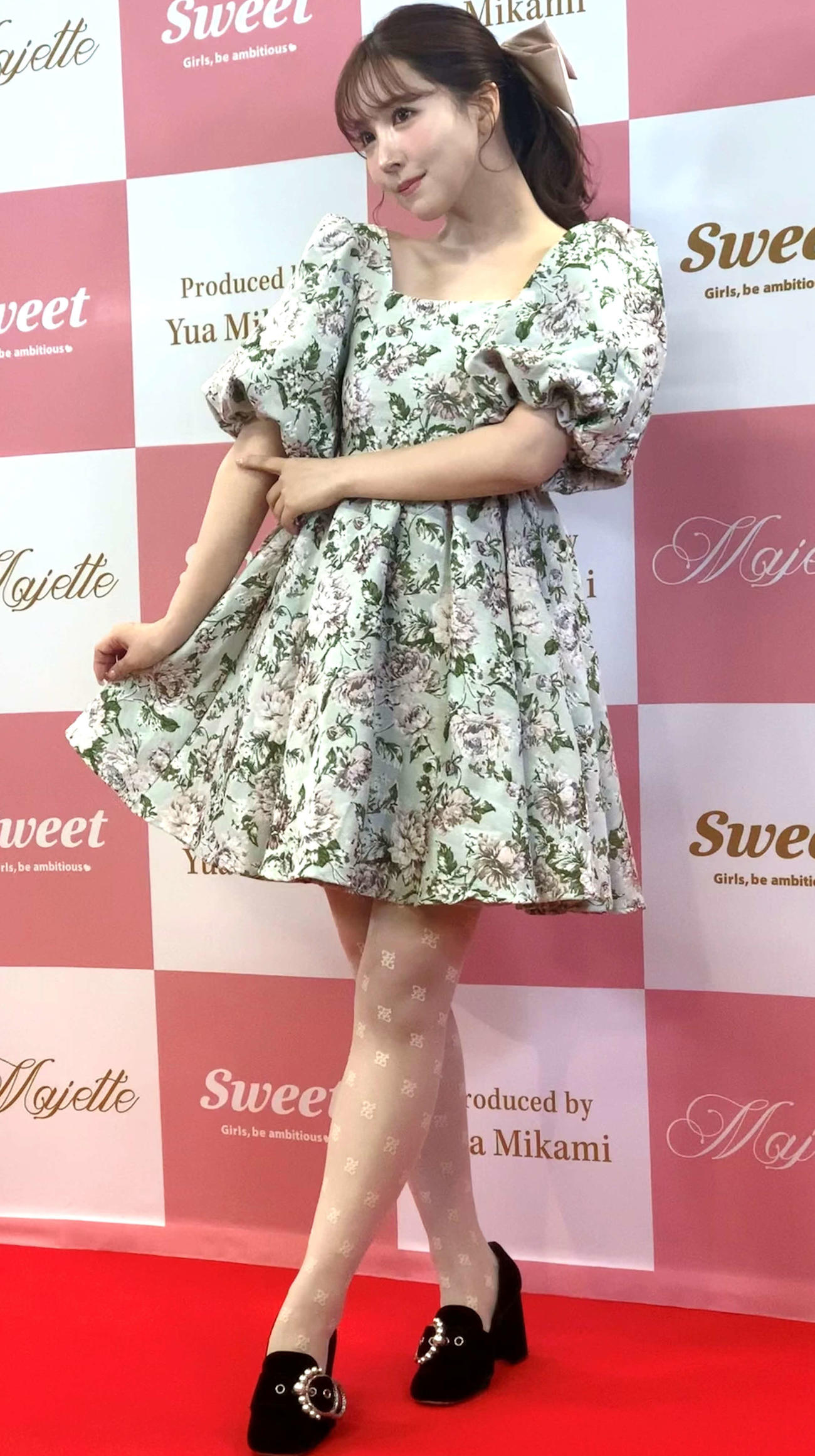 初プロデュースのカラーコンタクトレンズ「Majette」発売記念イベントに出席した三上悠亜（撮影・松尾幸之介）