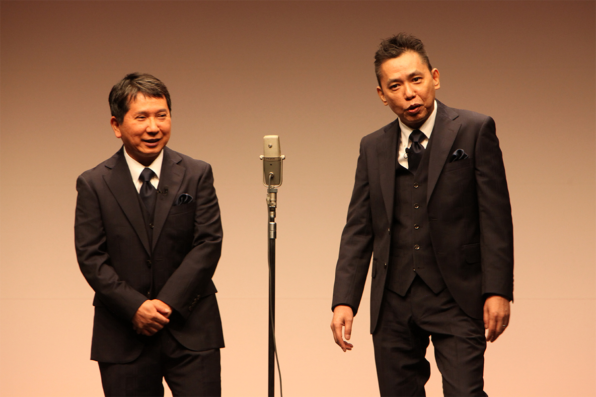 爆笑問題の田中裕二（左）と太田光