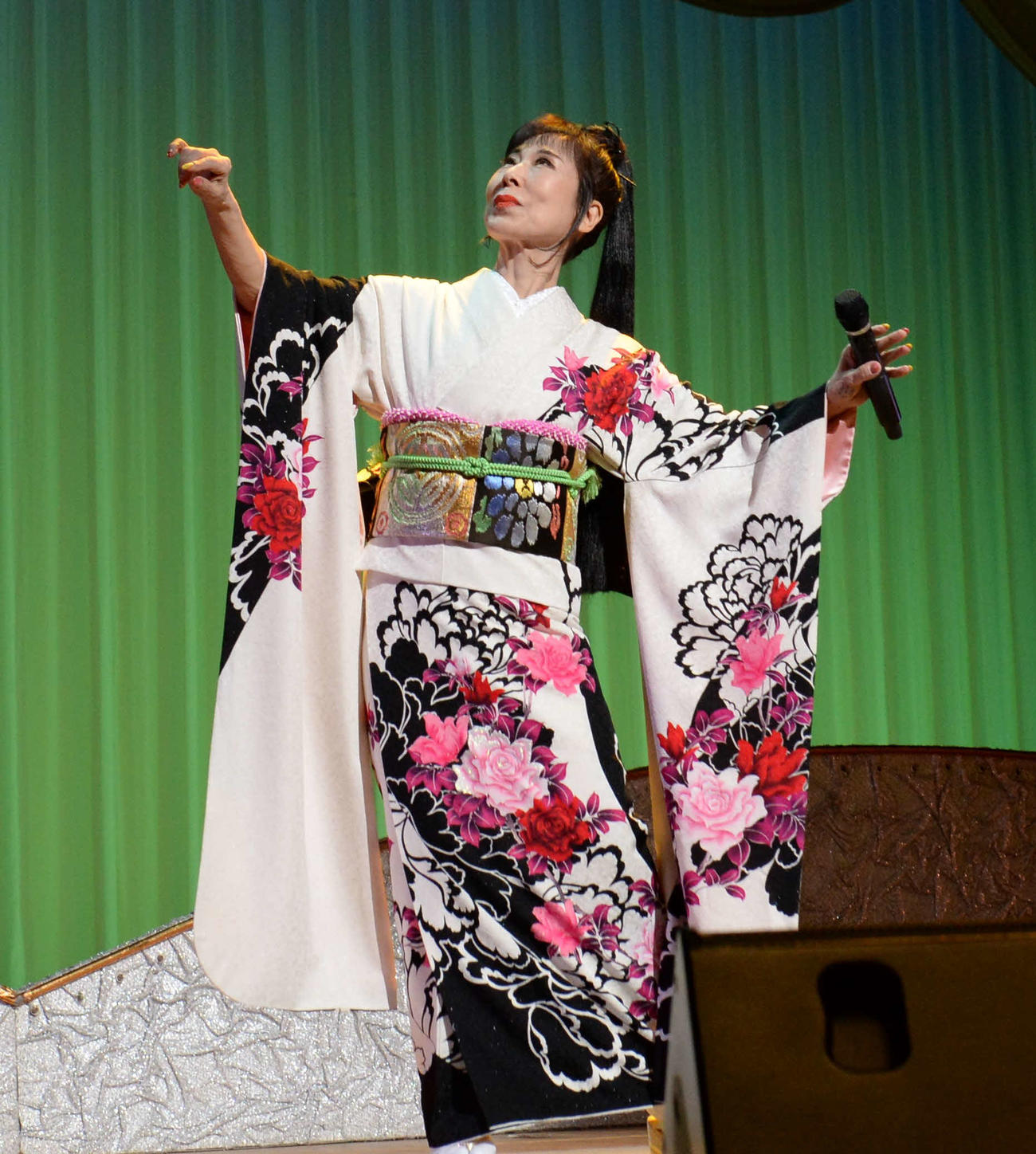 40周年記念公演を行った原田悠里