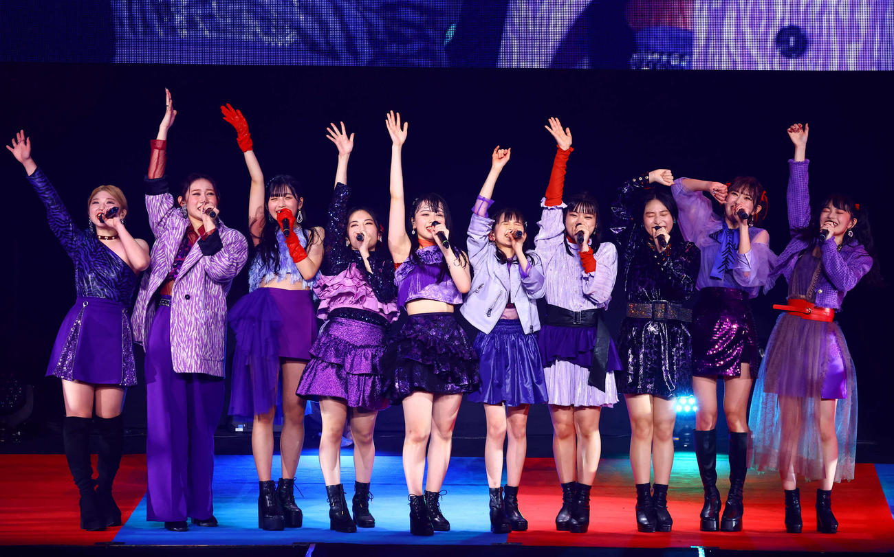 日本武道館で秋ツアーのファイナル公演を行ったアンジュルム