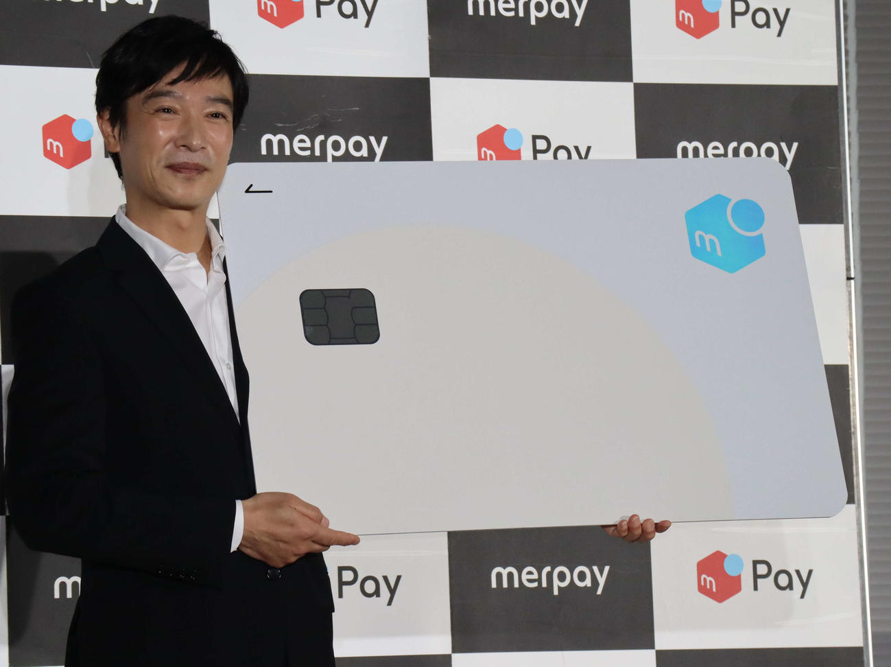 メルカリの「メルカード」新CM発表会に出席した堺雅人