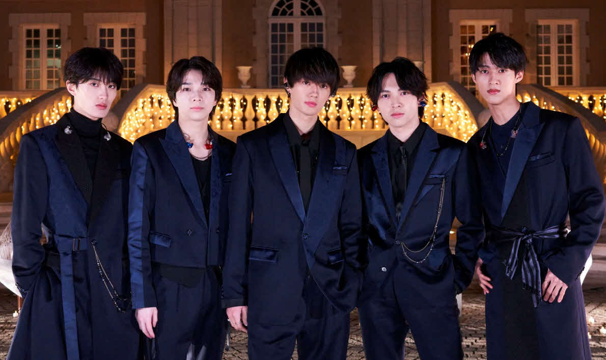 新シングル「STARS」発売記念パフォーマンスを行った、左からMiLKの山中柔太朗、塩﨑太智、佐野勇斗、吉田仁人、曽野舜太