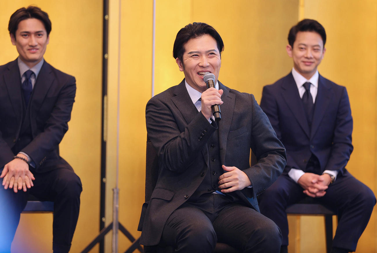 「新春浅草歌舞伎」制作発表に出席し、笑顔で話をする尾上松也（撮影・野上伸悟）