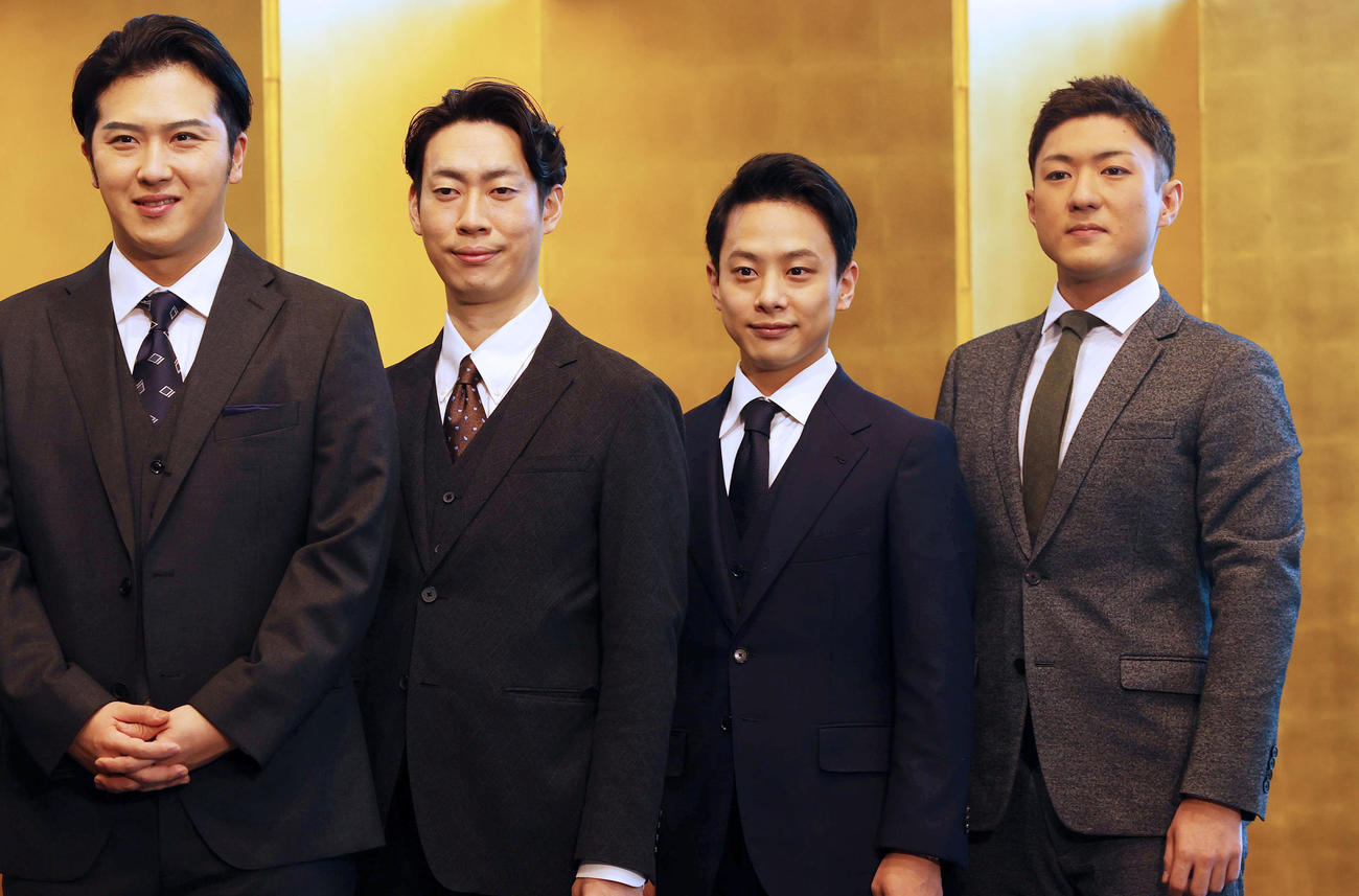 「新春浅草歌舞伎」制作発表で笑顔を見せる左から尾上松也、板東巳之助、中村種之助、中村橋之助（撮影・野上伸悟）