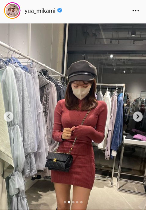 三上悠亜着用　ニット 肌寒くなってきて ニットがあざとい季節になってきました