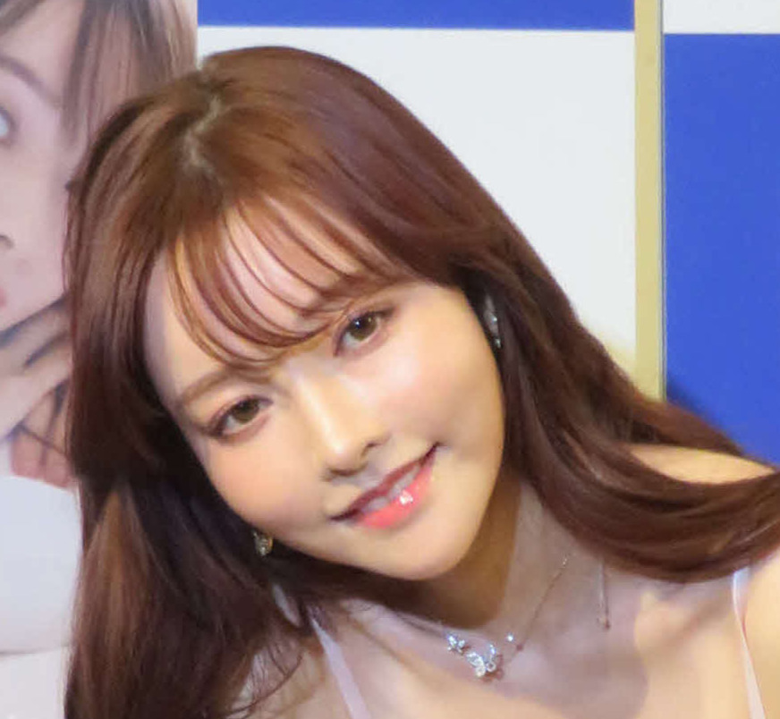 初写真集「ハレンチな私」お渡し会を開いた春名美波（撮影・村上幸将）