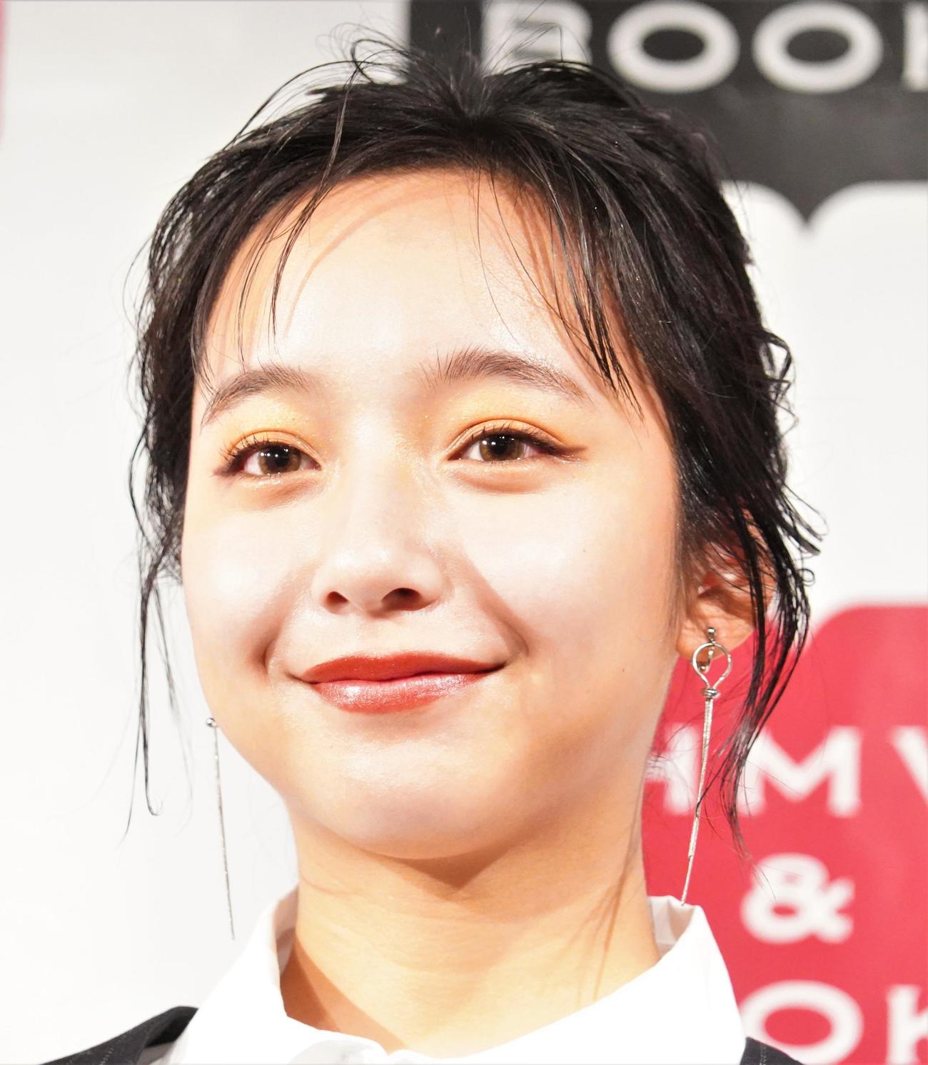 2023年カレンダー発売記念イベントを行った山之内すず（撮影・佐藤成）