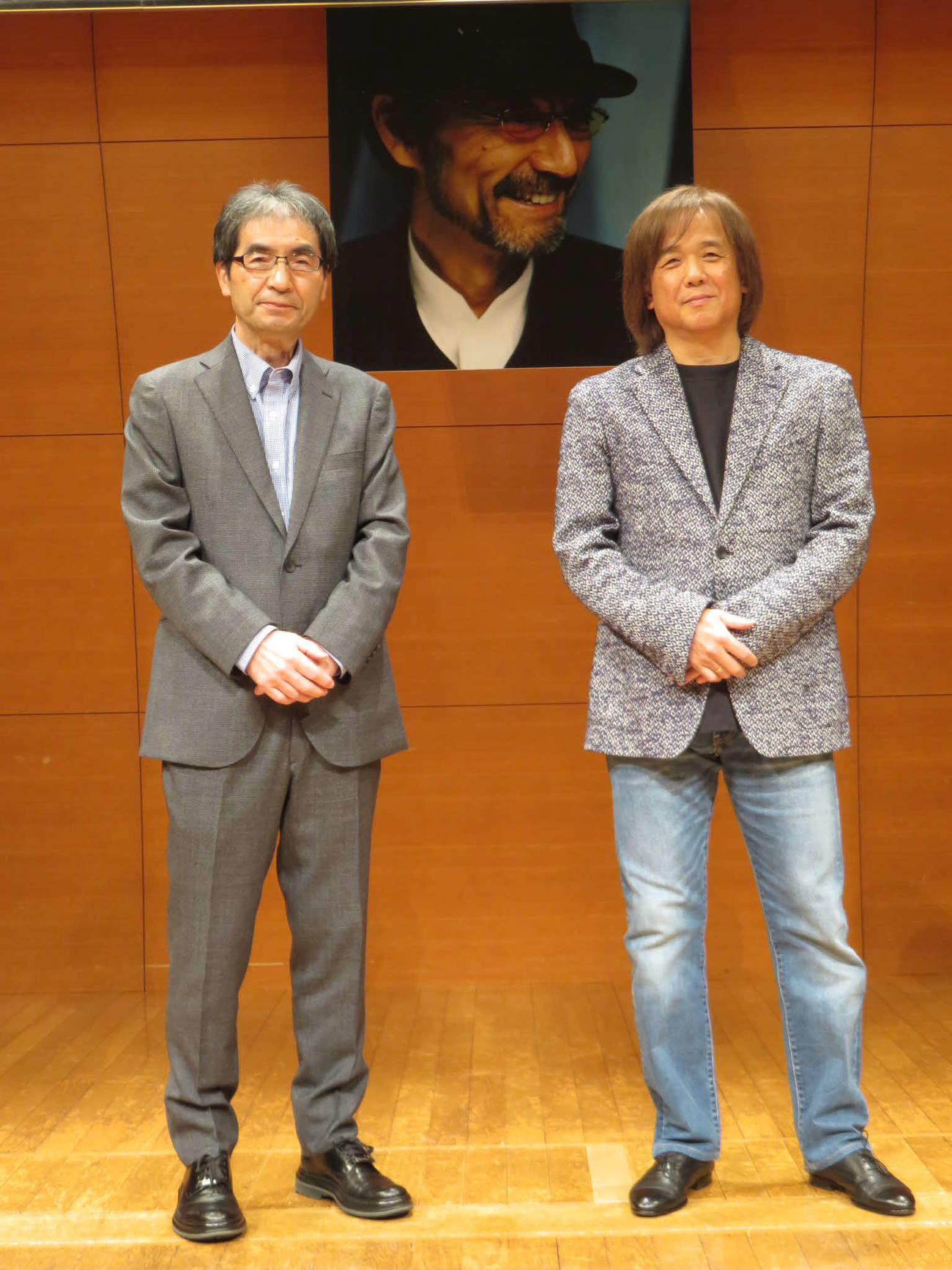 富澤一誠氏（左）のイベントにゲスト出演した三浦和人