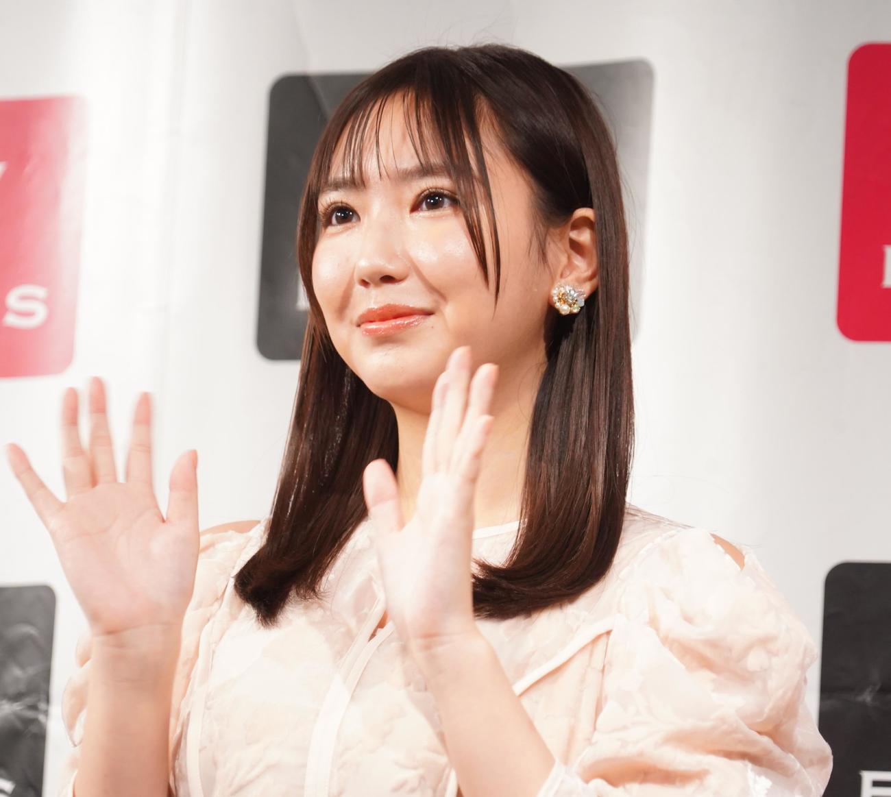 2023年カレンダー発売記念イベントを行った沢口愛華（撮影・佐藤成）