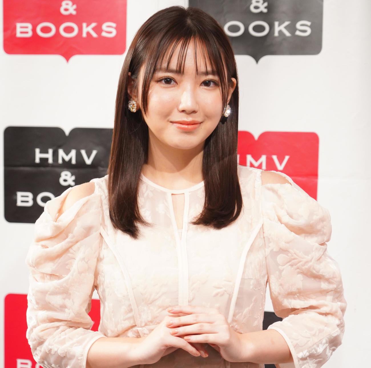 2023年カレンダー発売記念イベントを行った沢口愛華（撮影・佐藤成）