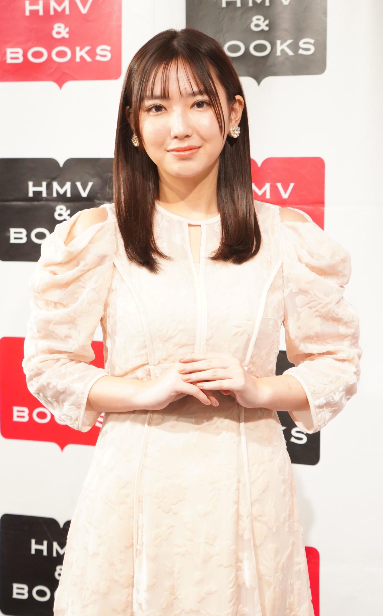 2023年カレンダー発売記念イベントを行った沢口愛華（撮影・佐藤成）