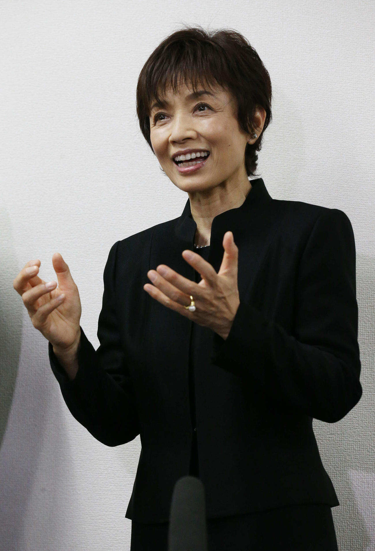 亡くなった渡辺徹さんとの思い出を語る榊原郁恵（撮影・宮地輝）