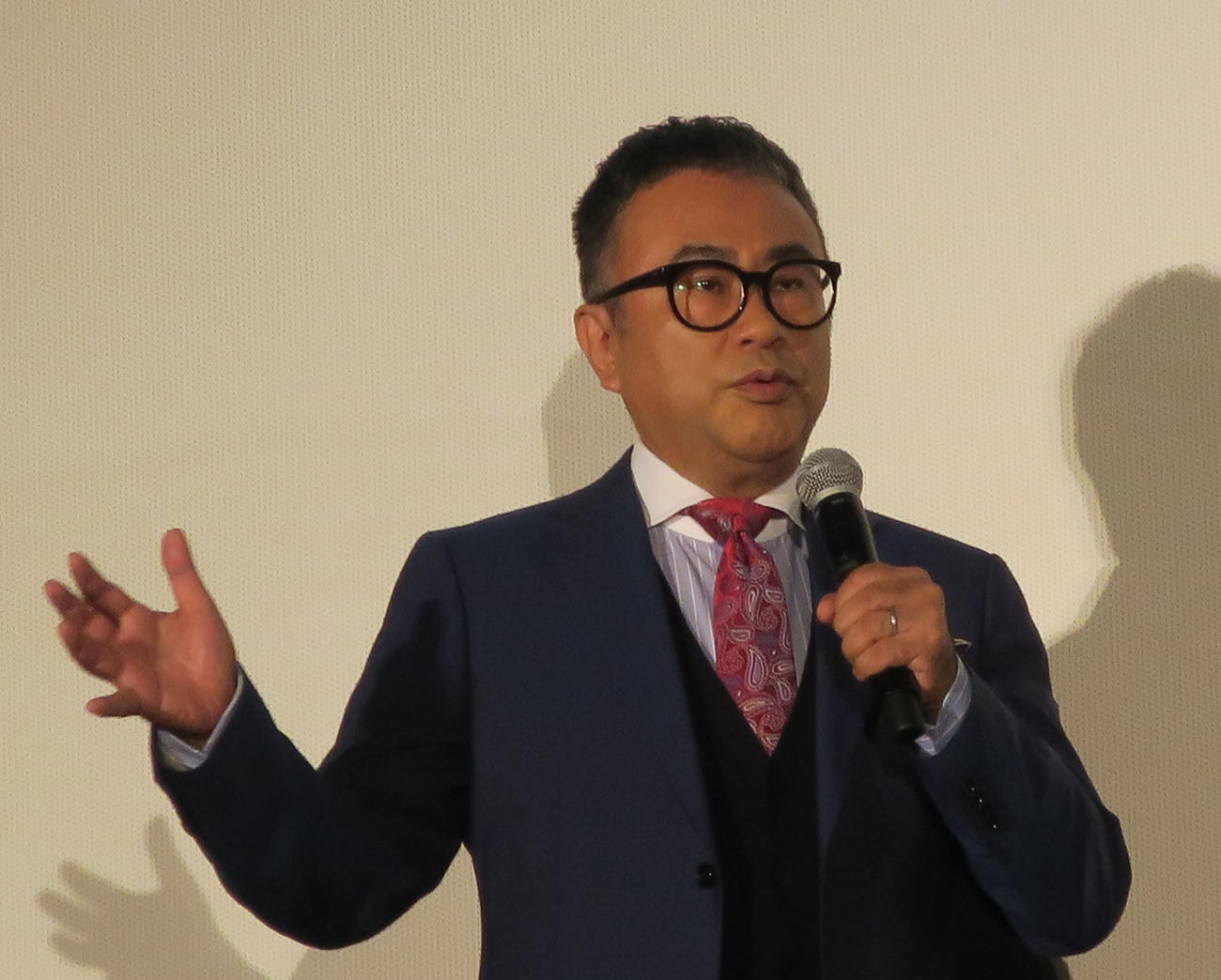 三谷幸喜氏が三たび舞台代役に 小林隆、シルビア・グラブに続きコロナ陽性浅野和之に代わり - 芸能写真ニュース : 日刊スポーツ