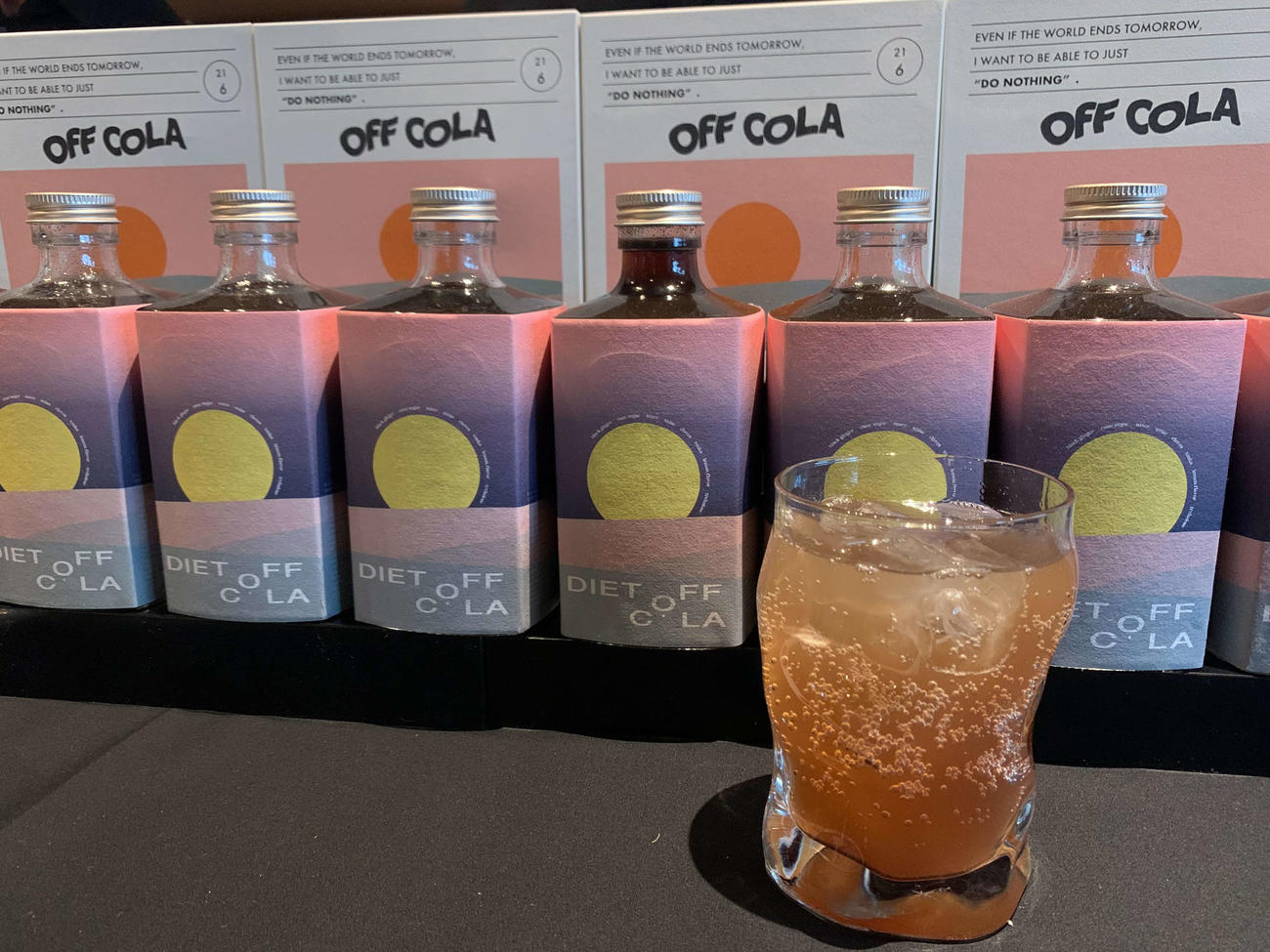 YouTuberのカノックスターとCityCampが共同開発した「DIET OFF COLA」（撮影・松尾幸之介）